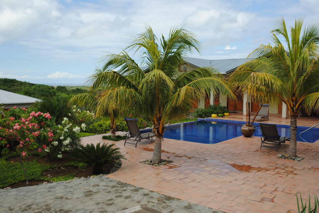 Soma Surf Resort Tola Exterior foto